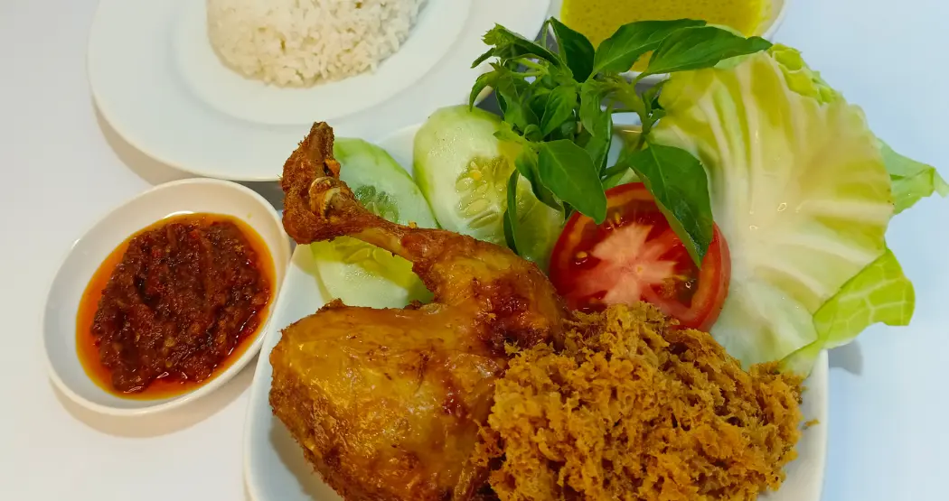 Ayam Kremes Kuah Kuning image